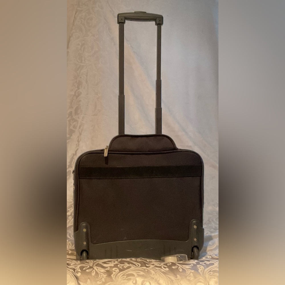 Kenneth Cole Rolling Computer Bag - image 4